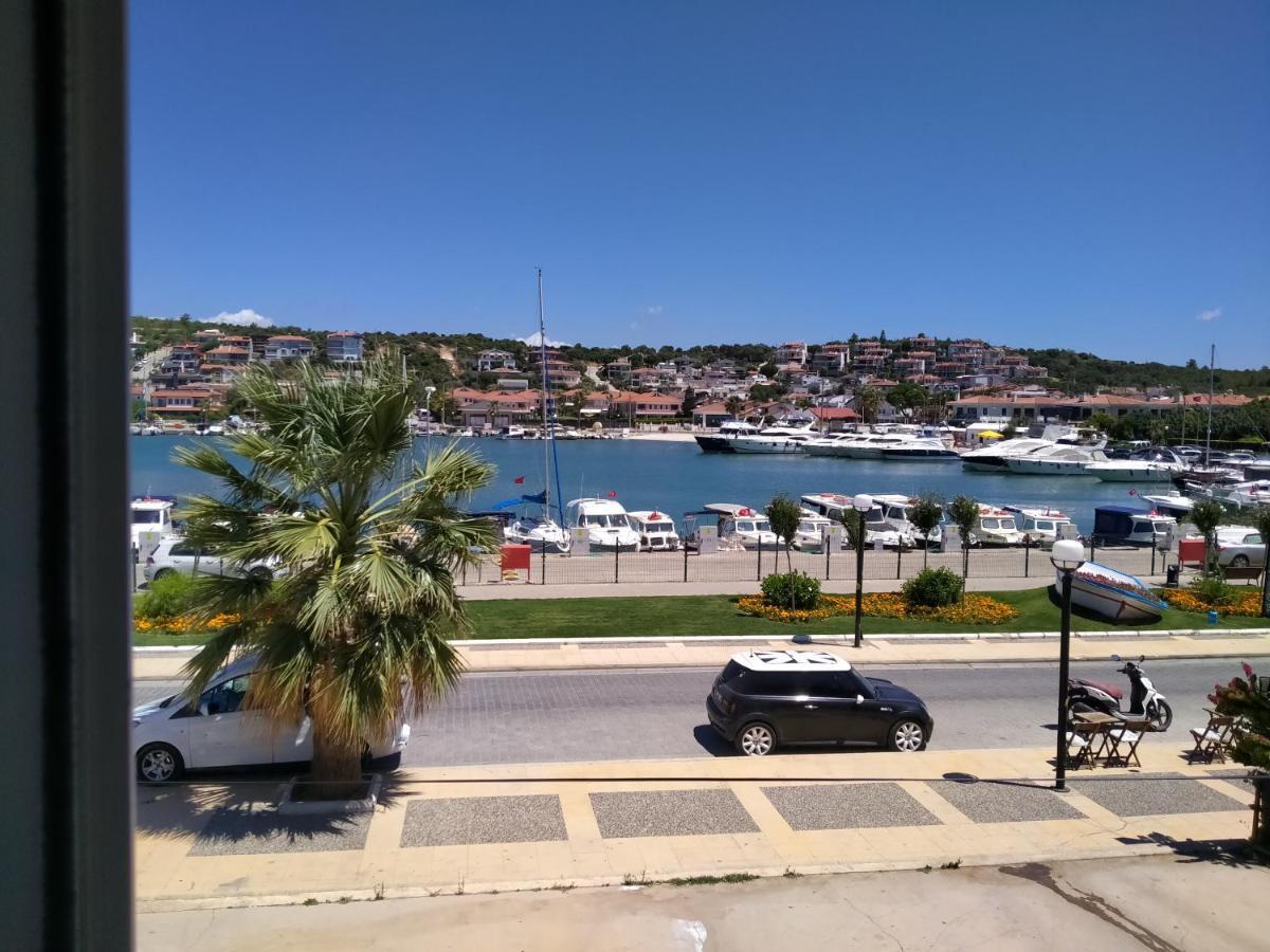Venues Park Apart Suites Cesme Bagian luar foto