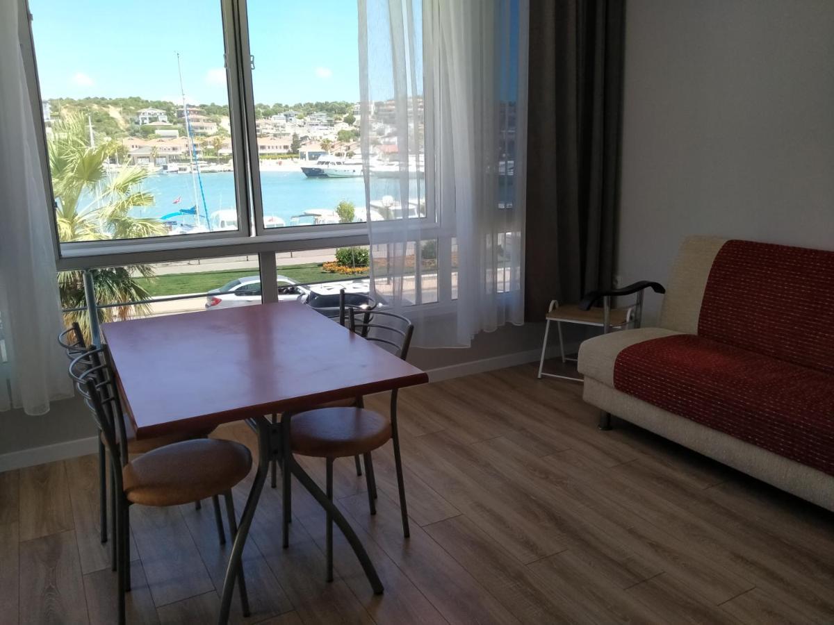 Venues Park Apart Suites Cesme Bagian luar foto